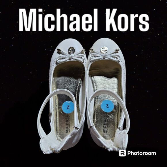 Michael Kors White Ankle Strap Flats Size 2 - Picture 2 of 3